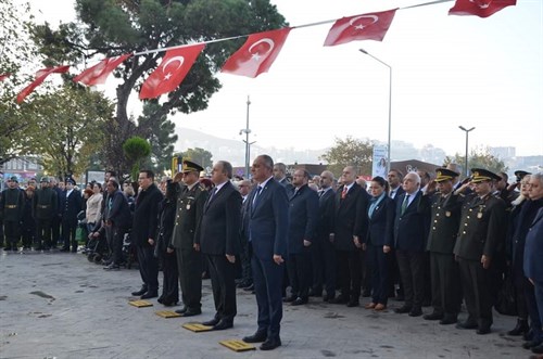 10 Kasım Gazi Mustafa Kemal Atatürk'ü Anma Töreni	